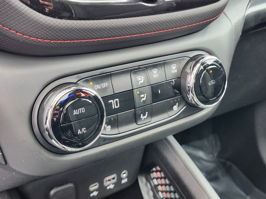 Used 2022 Chevrolet TrailBlazer RS w/ Sun and Liftgate Package image 21