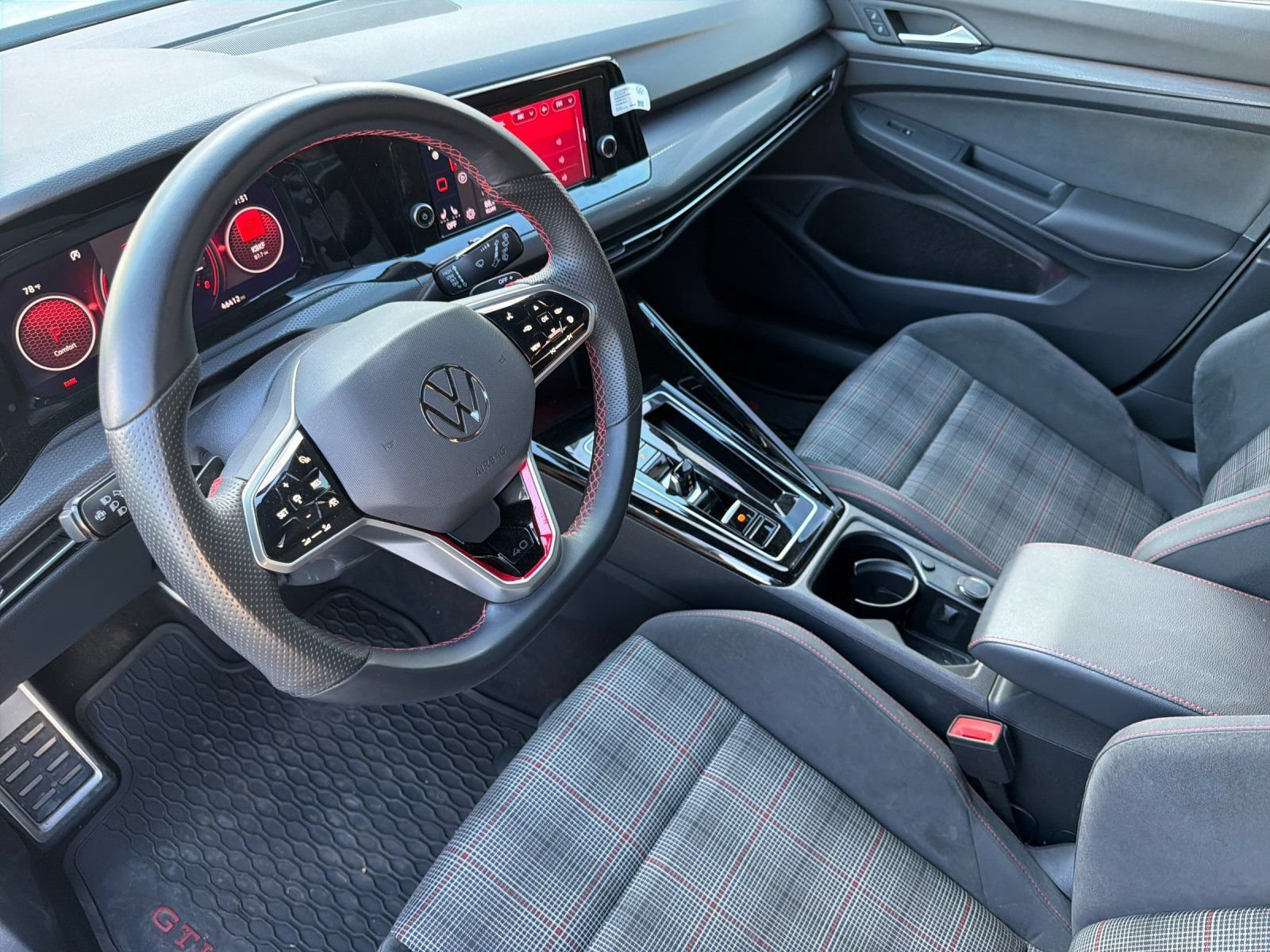 Used 2023 Volkswagen GTI 40th Anniversary Edition FWD image 9