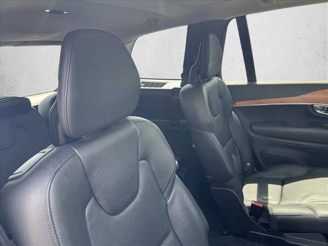 Used 2021 Volvo XC90 T6 Momentum image 16