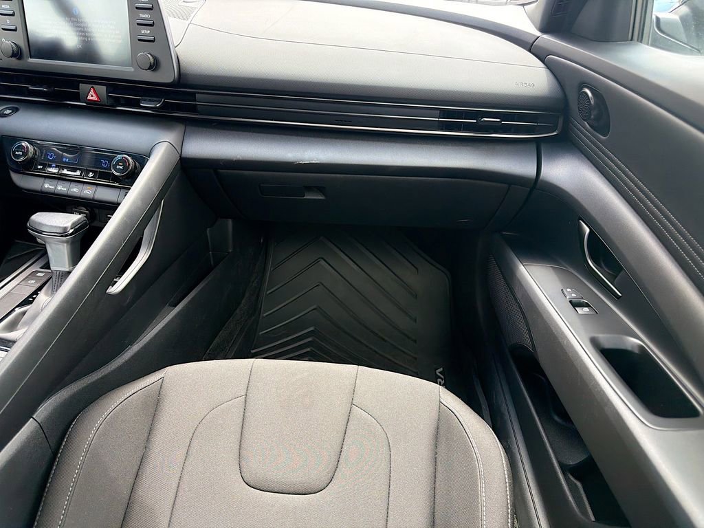 Used 2025 Hyundai Elantra Sport FWD image 18