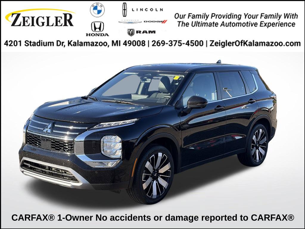 Used 2025 Mitsubishi Outlander SE AWD/4WD image 1