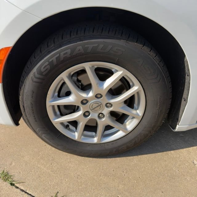 Used 2021 Chrysler Pacifica Touring-L w/ Uconnect Theater Family Group FWD image 9