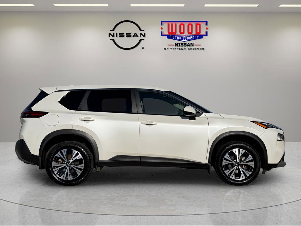 Certified 2022 Nissan Rogue SV image 2