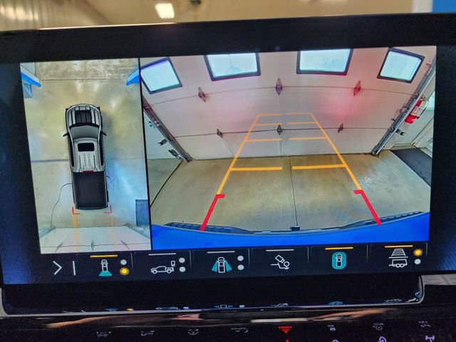 Used 2023 Chevrolet Silverado 1500 ZR2 w/ Technology Package AWD/4WD image 27