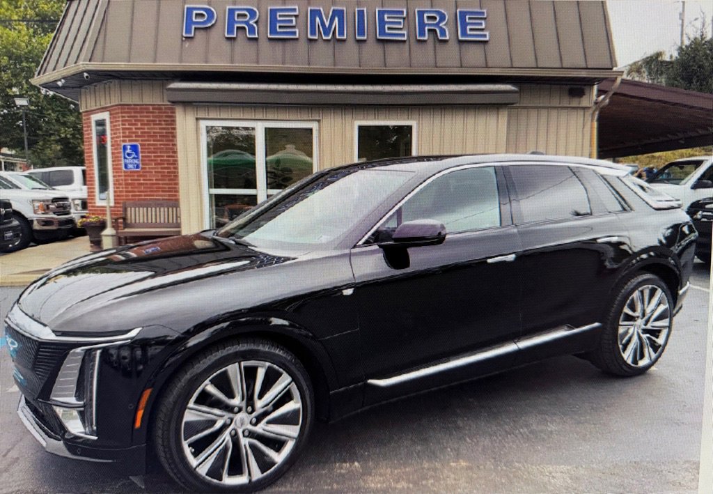 Used 2024 Cadillac Lyriq Luxury w/ LPO, Floor Liner Package