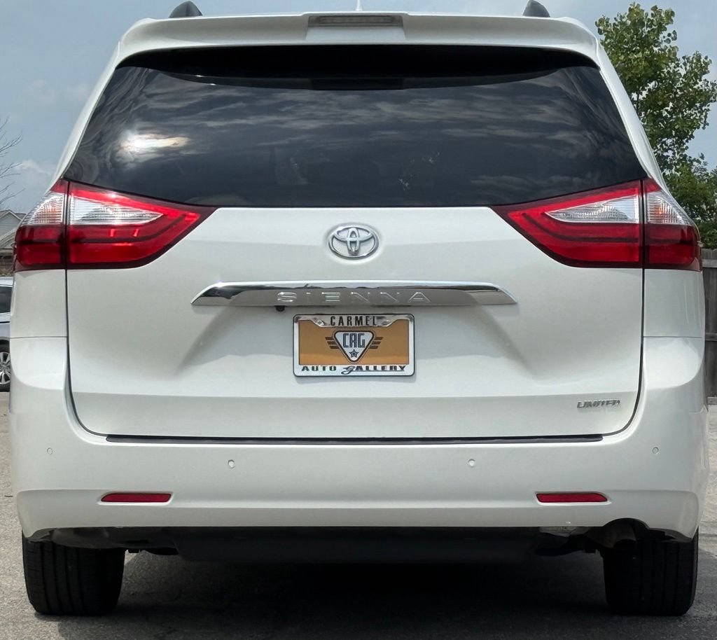 Used 2018 Toyota Sienna Limited Premium FWD image 4