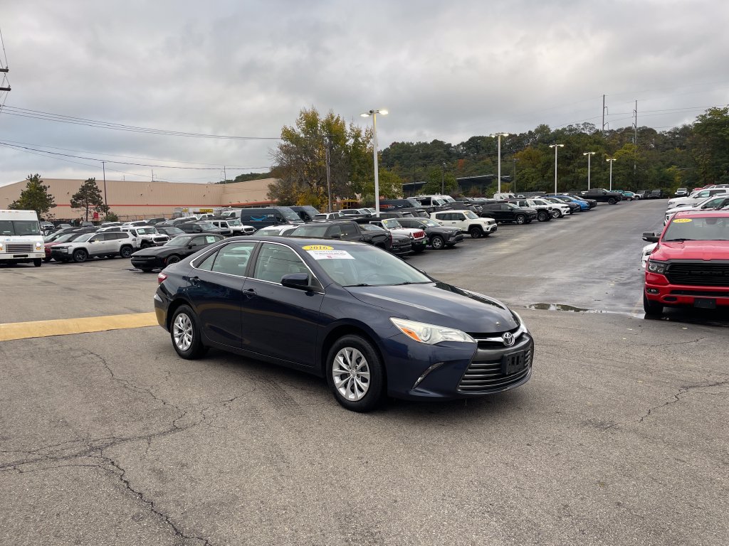 Used 2016 Toyota Camry LE FWD image 7