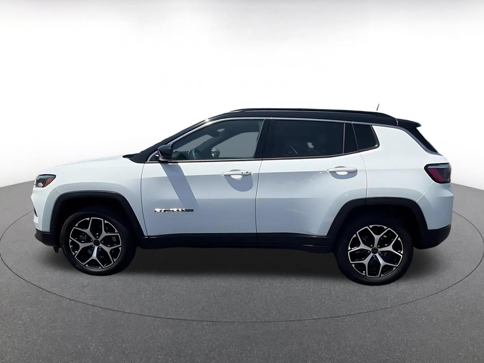 Used 2025 Jeep Compass Limited AWD/4WD image 9