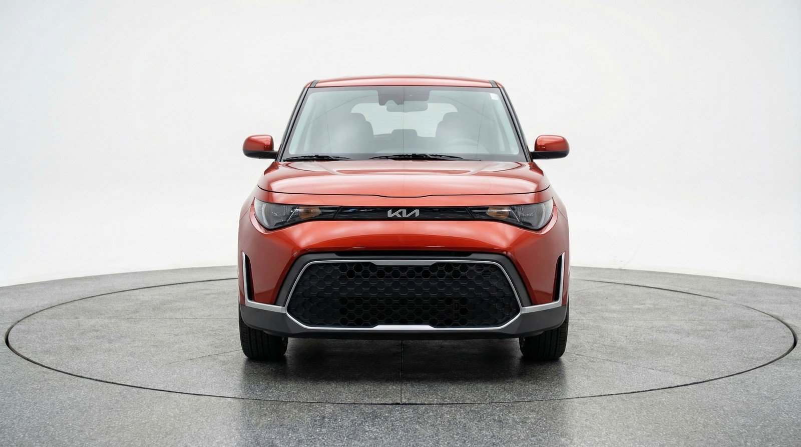 Used 2025 Kia Soul LX w/ LX Technology Package FWD image 2