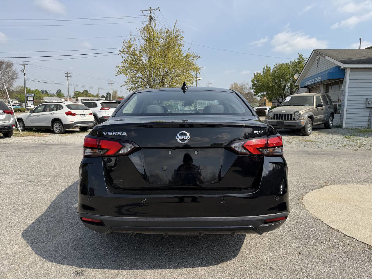 Used 2021 Nissan Versa SV image 5