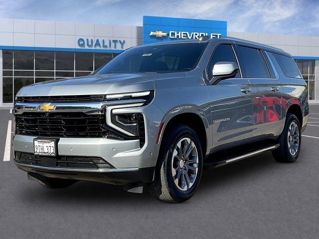 Certified 2025 Chevrolet Suburban LS AWD/4WD image 3