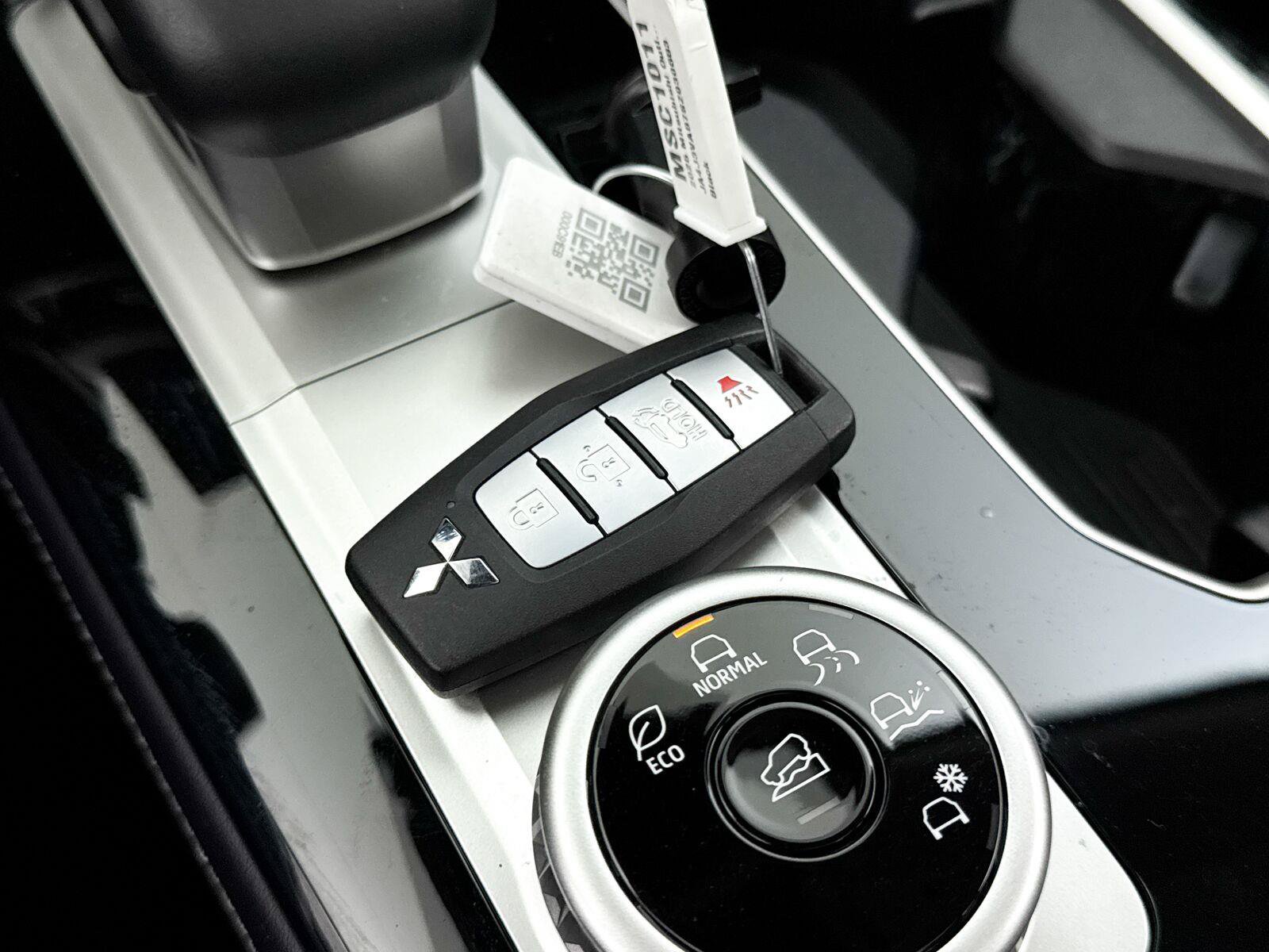 Used 2025 Mitsubishi Outlander SE FWD image 42