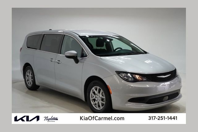 Used 2023 Chrysler Voyager LX FWD image 1