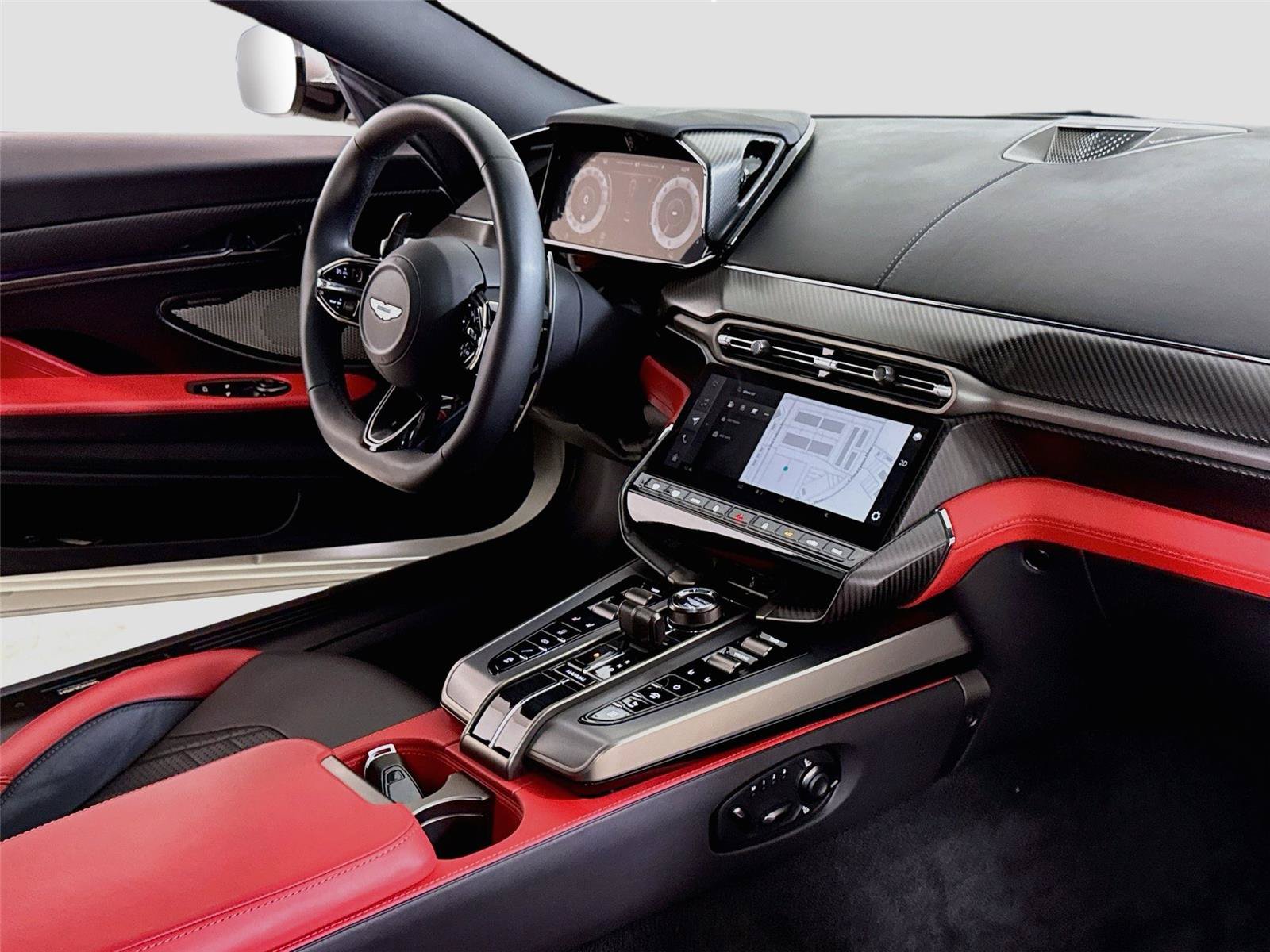 Used 2025 Aston Martin Vanquish RWD image 26