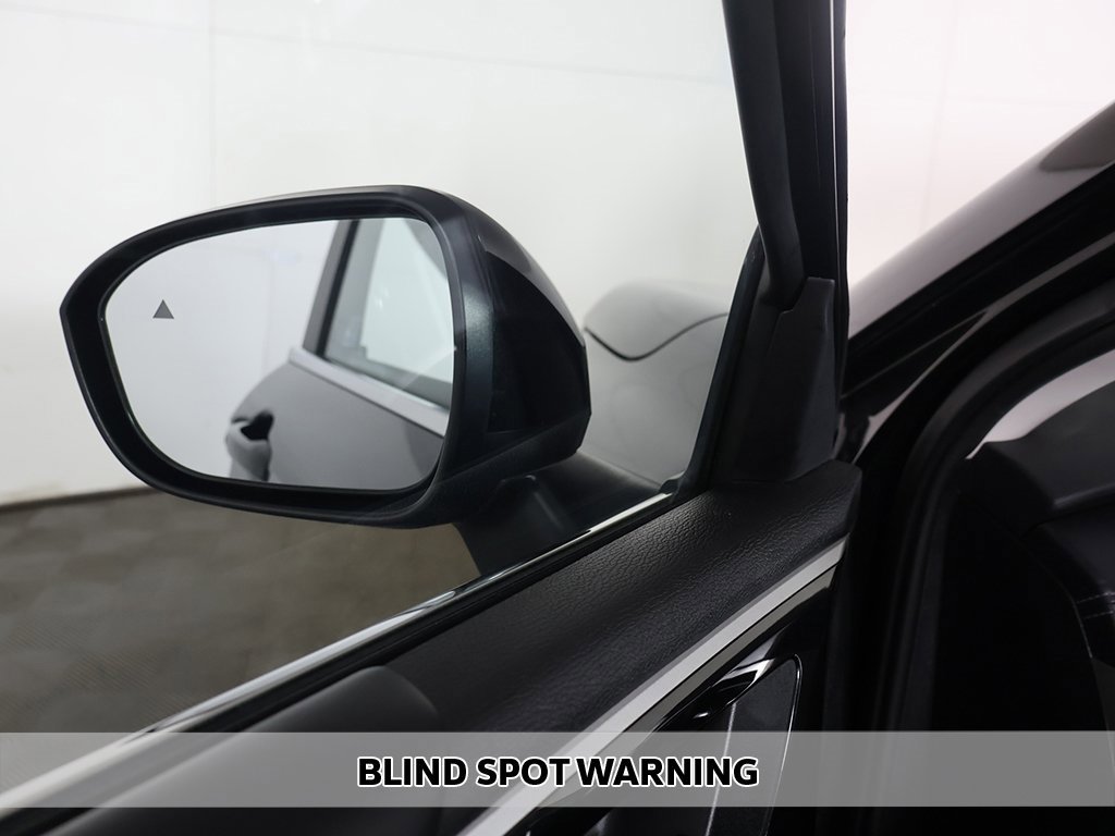 Used 2024 Mitsubishi Outlander SE image 6