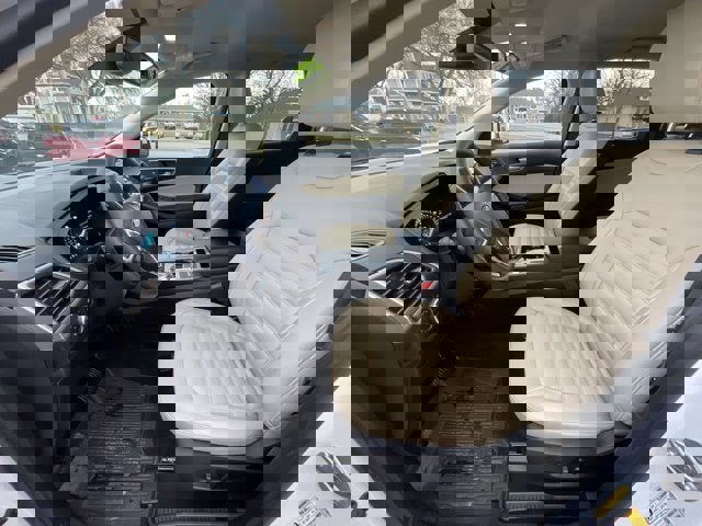 Used 2024 Ford Edge SEL w/ Convenience Package image 7