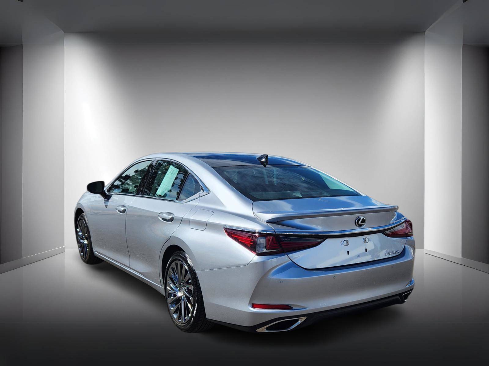 Used 2024 Lexus ES 350 Ultra Luxury w/ Accessory Package (Z2) image 3