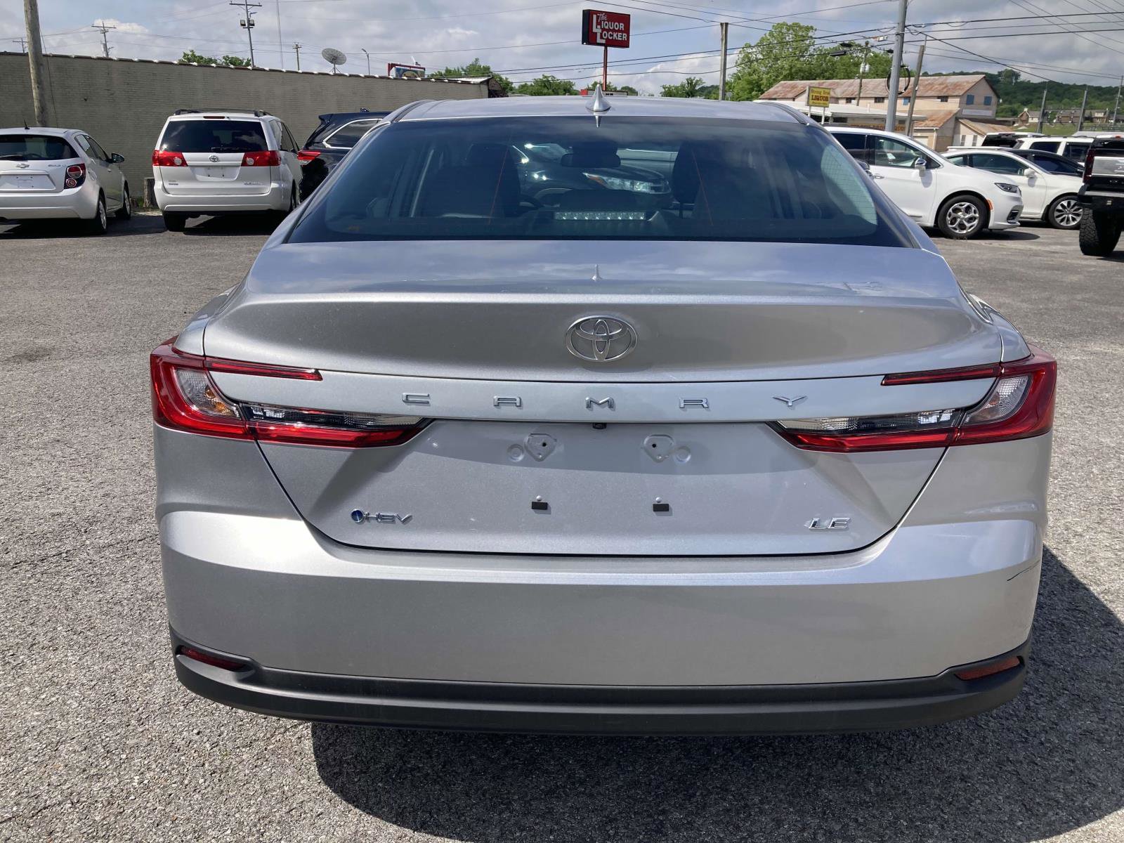 Used 2025 Toyota Camry LE image 3