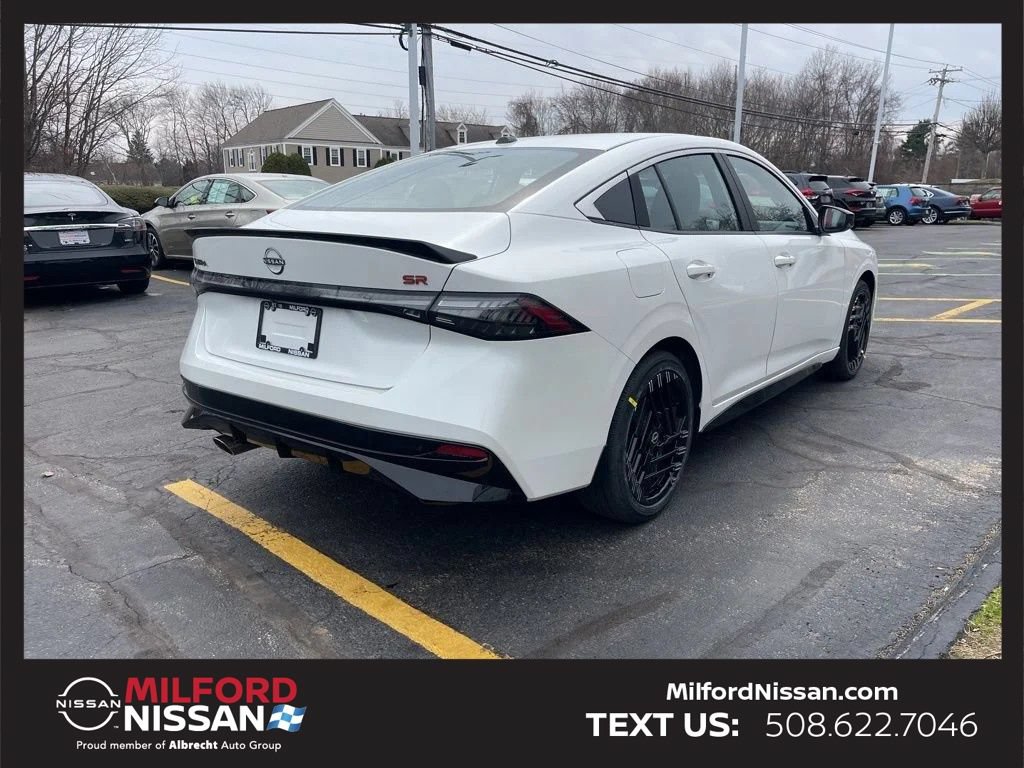 Used 2026 Nissan Sentra SR w/ Floor Mat Package FWD image 5