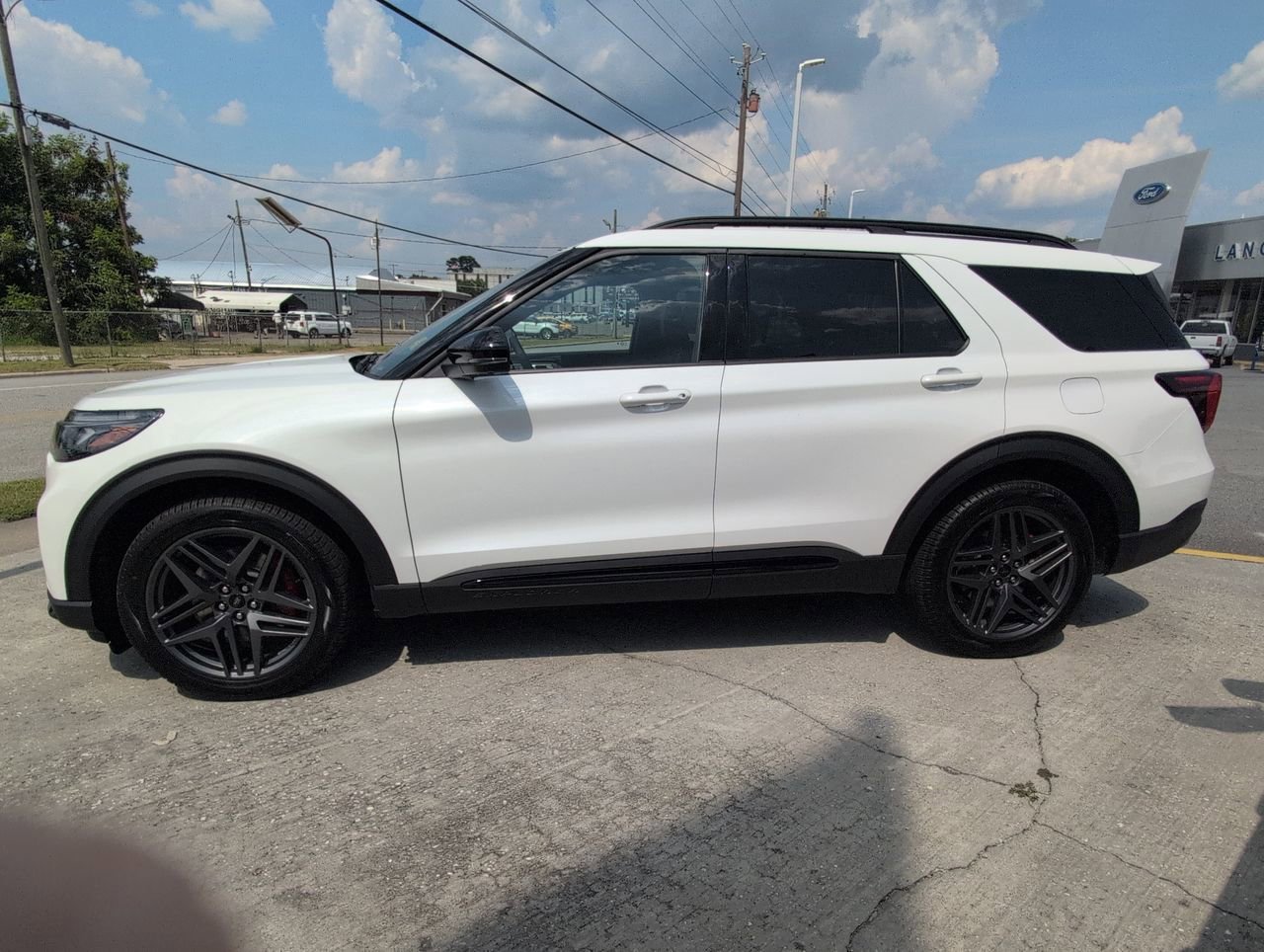 New 2025 Ford Explorer ST w/ Sun And Sound Package image 6