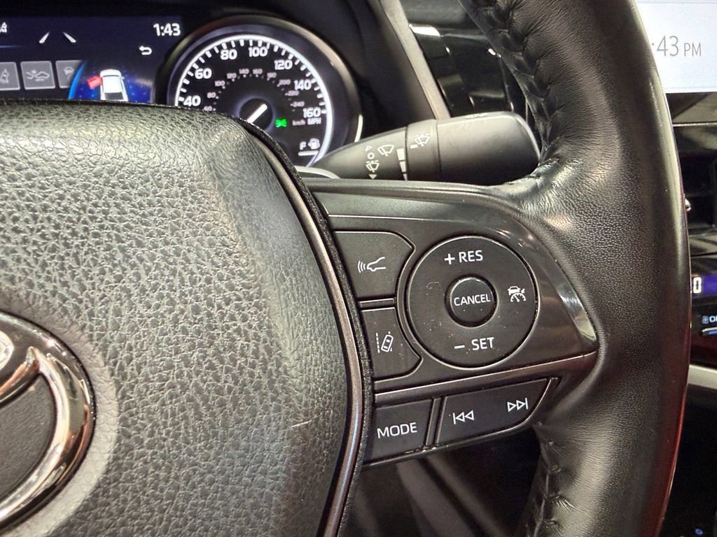 Used 2022 Toyota Camry XSE FWD image 23