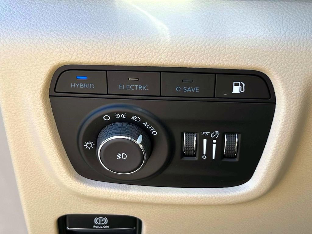 Used 2022 Jeep Grand Cherokee Limited 4xe image 22