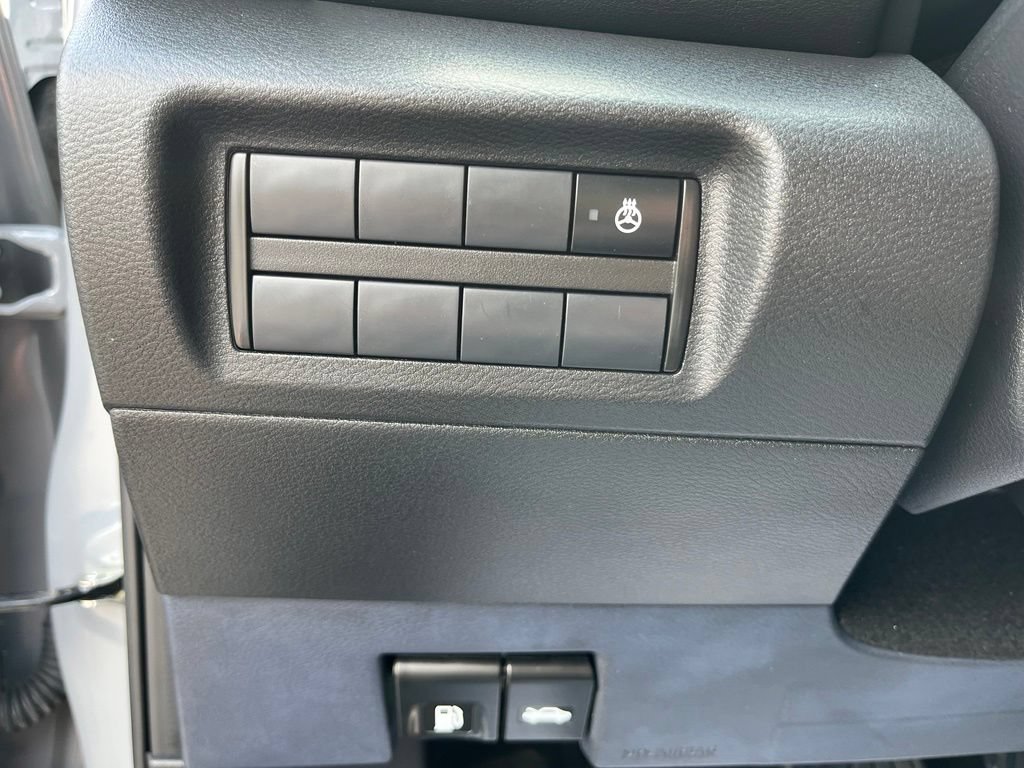 Used 2023 Nissan Kicks SR w/ SR Premium Package FWD image 15