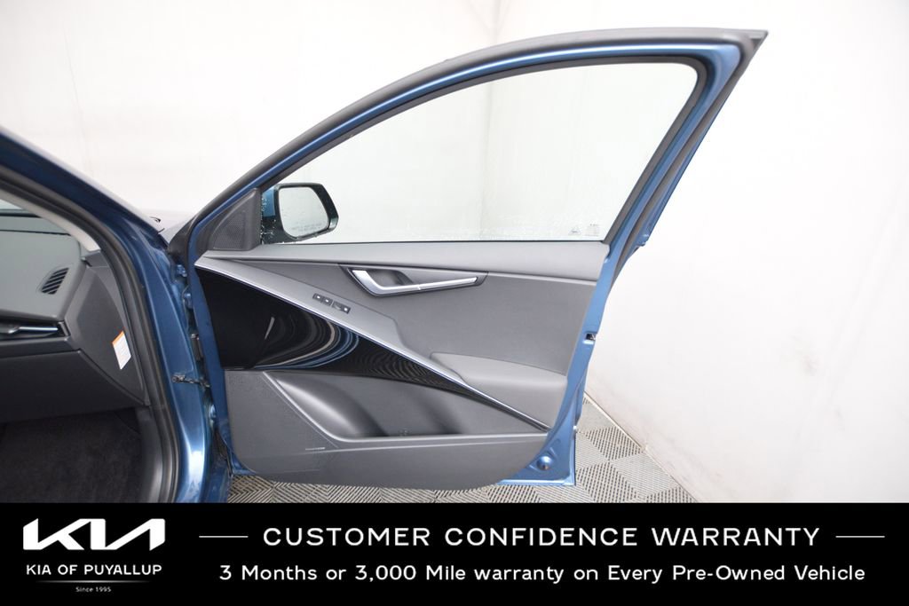 Certified 2024 Kia Niro SX image 15