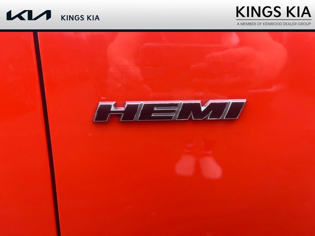 Used 2009 Dodge Challenger R/T RWD image 3