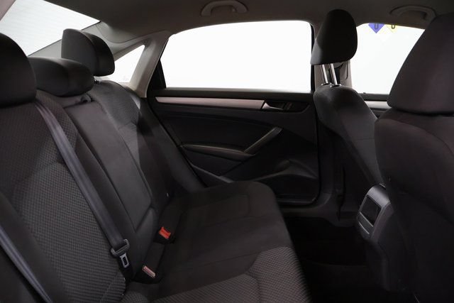 Used 2014 Volkswagen Passat 2.5 S FWD image 23