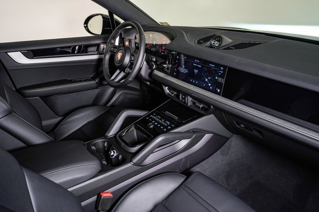 New 2026 Porsche Cayenne Coupe AWD/4WD image 14