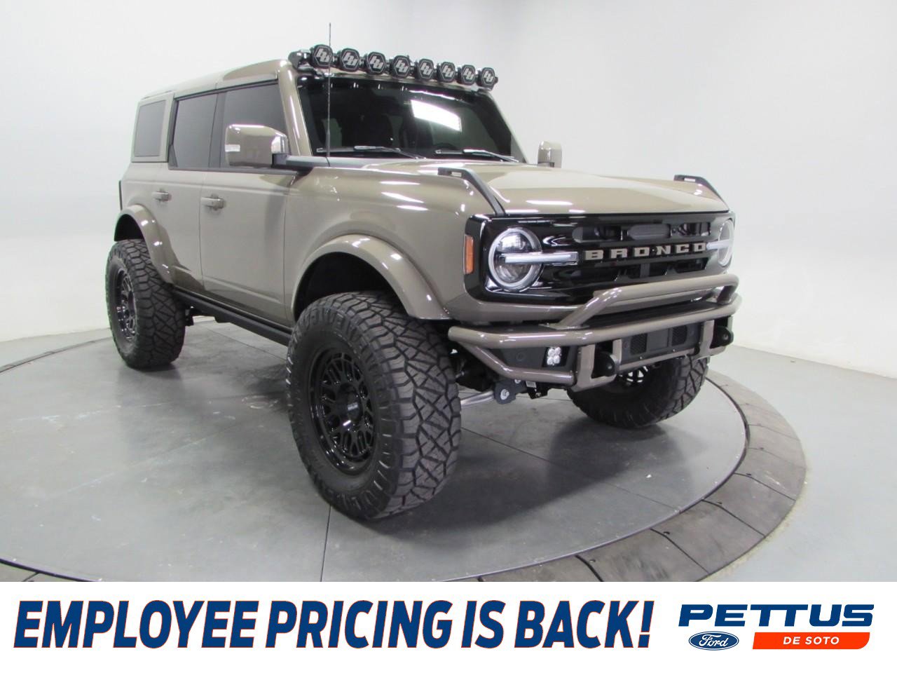 New 2025 Ford Bronco Outer Banks AWD/4WD image 1