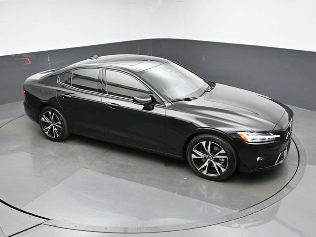 Used 2025 Volvo S60 B5 Plus AWD/4WD image 43