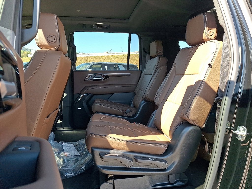 New 2026 Chevrolet Suburban High Country image 5