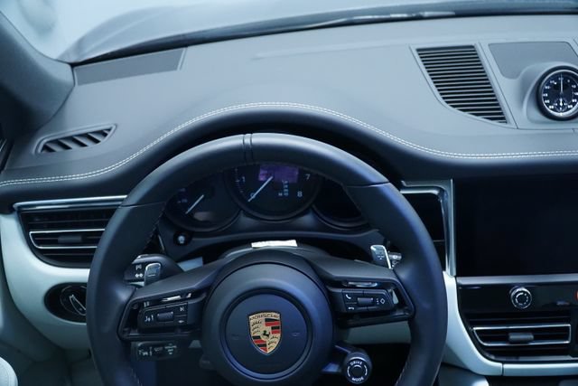 Certified 2026 Porsche Macan Turbo AWD/4WD image 18