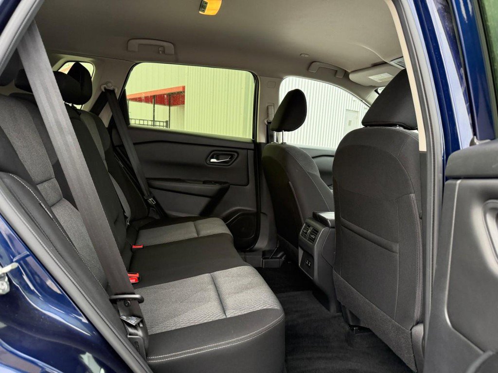 Used 2024 Nissan Rogue SV image 13