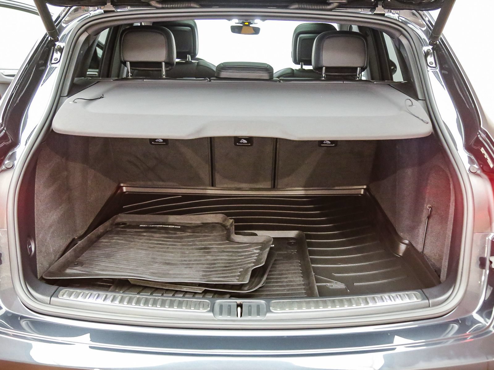 Certified 2026 Porsche Macan AWD/4WD image 31