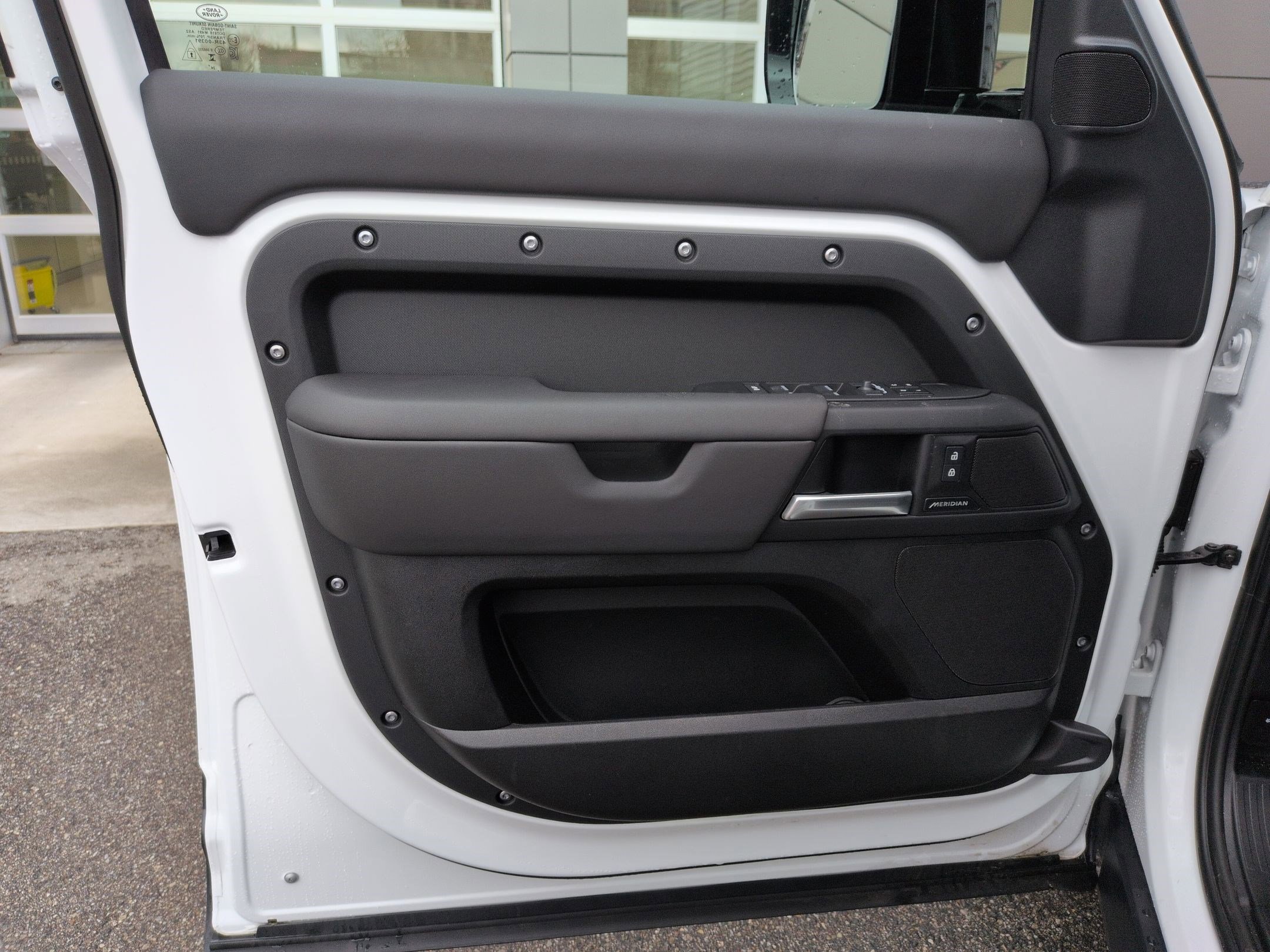 Used 2025 Land Rover Defender 110 S image 12