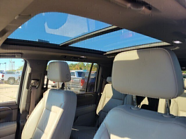 Used 2021 Chevrolet Suburban LT w/ LT Signature Package RWD image 36
