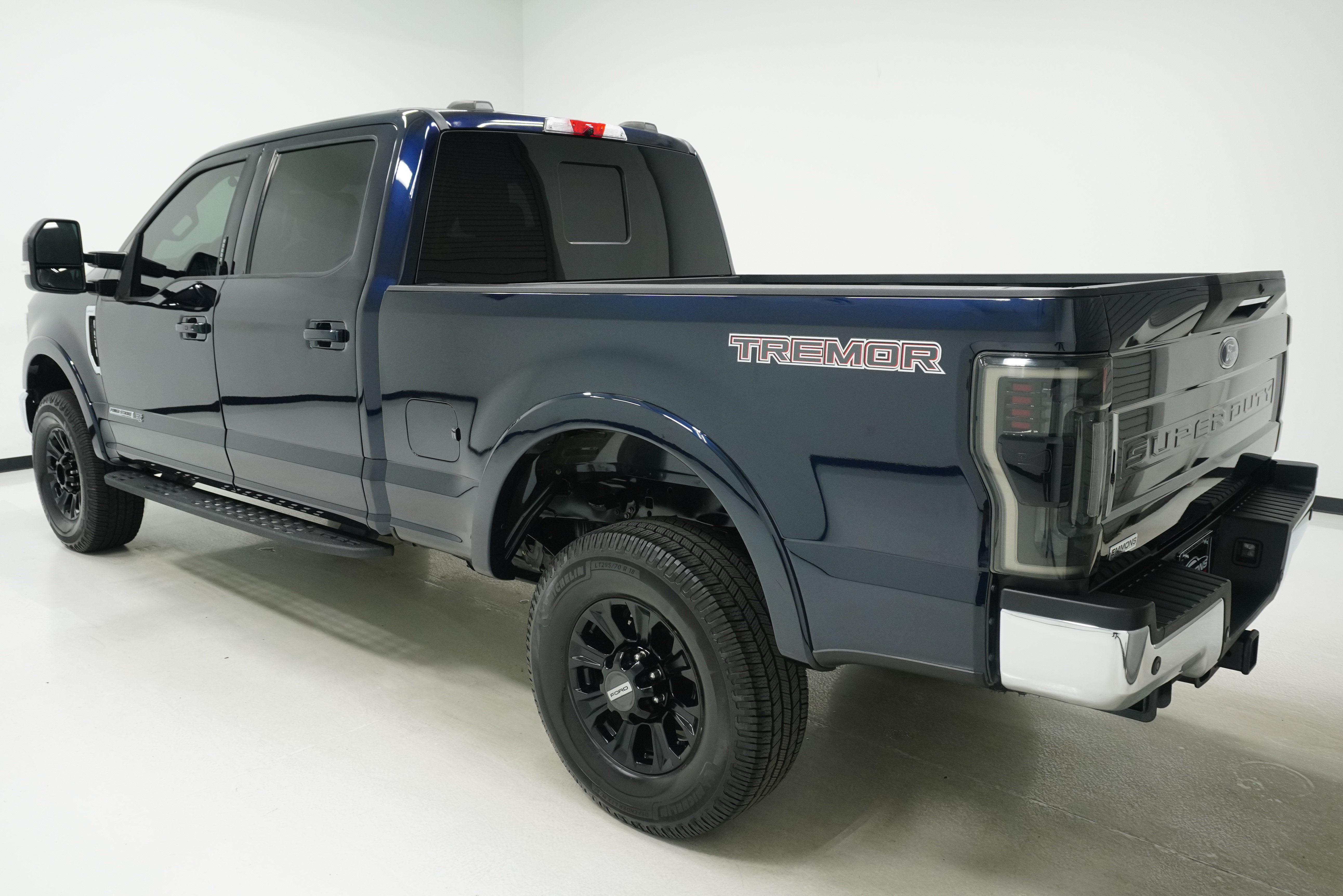 Used 2021 Ford F250 Lariat w/ Tremor Off-Road Package AWD/4WD image 4