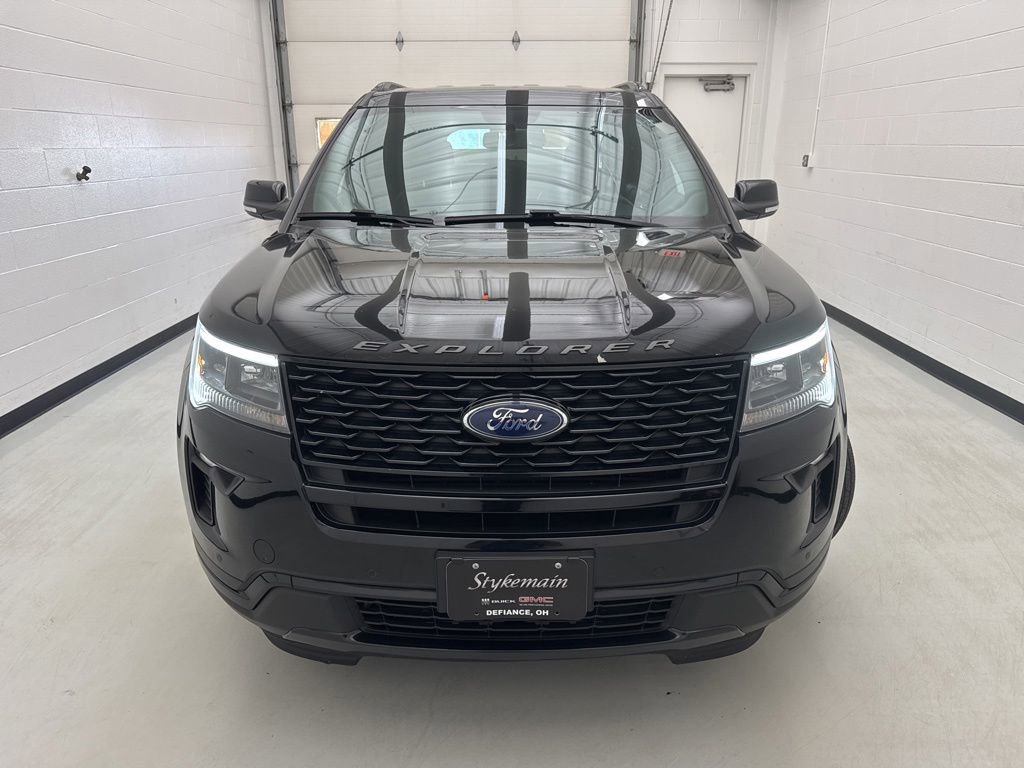 Used 2018 Ford Explorer Sport AWD/4WD image 2