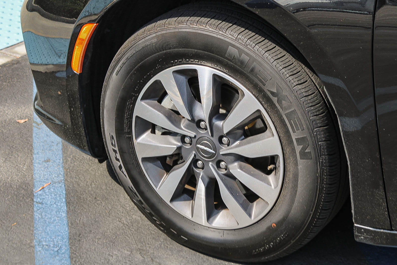 Used 2024 Chrysler Pacifica Limited FWD image 13