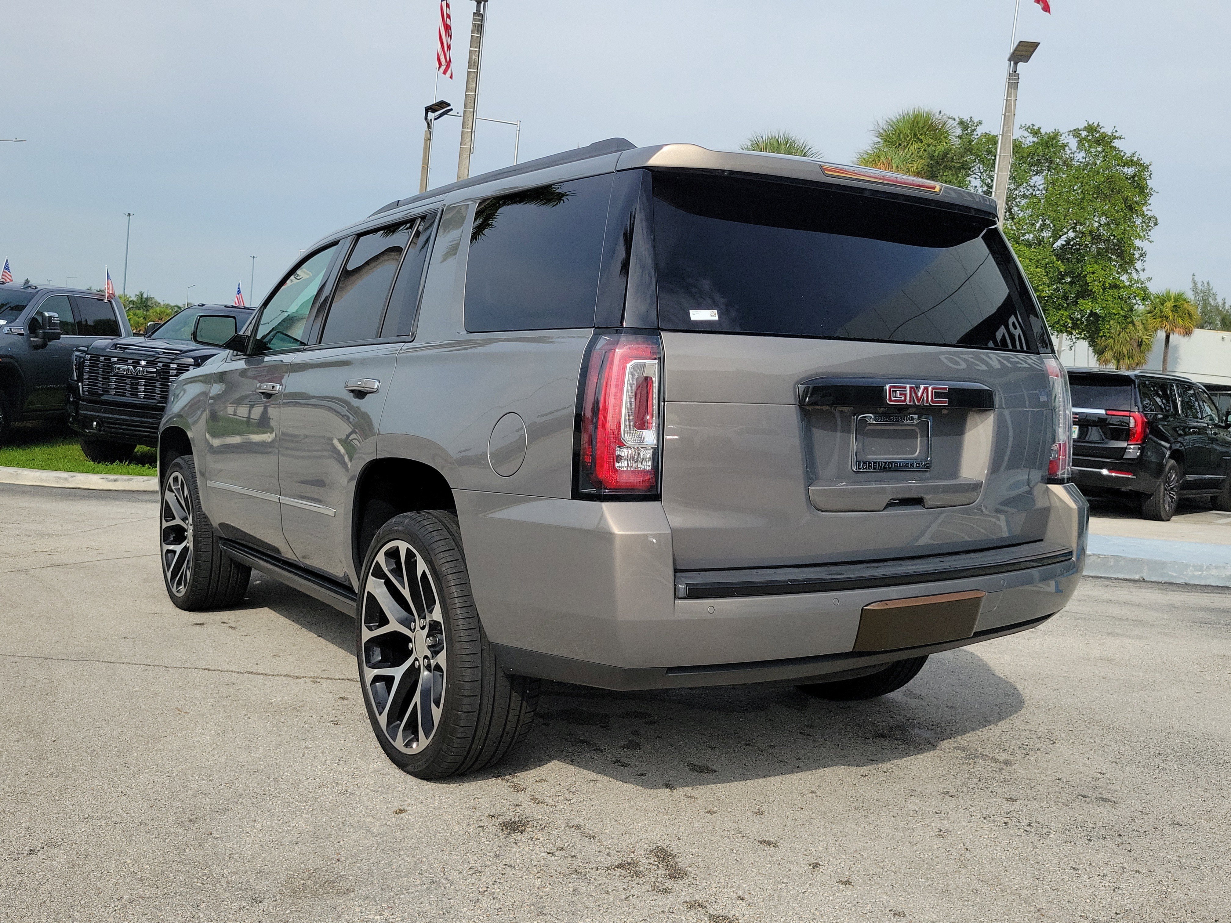 Used 2019 GMC Yukon Denali w/ Denali Ultimate Package image 7