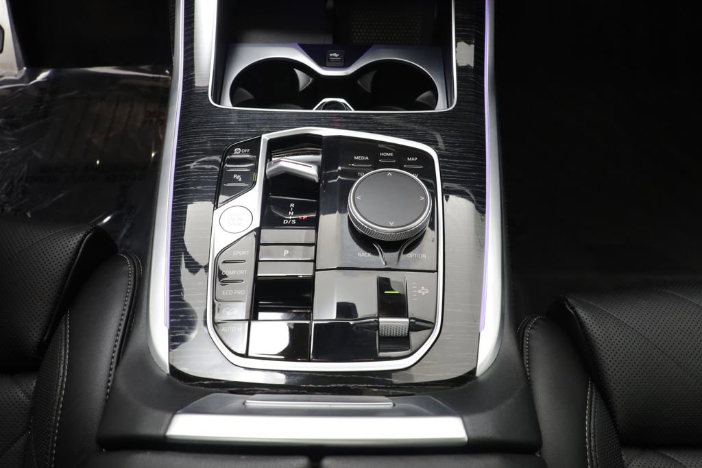 Certified 2024 BMW X7 xDrive40i w/ M Sport Package image 13