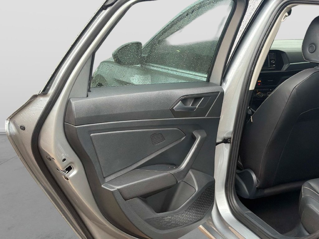Used 2024 Volkswagen Jetta SE FWD image 12