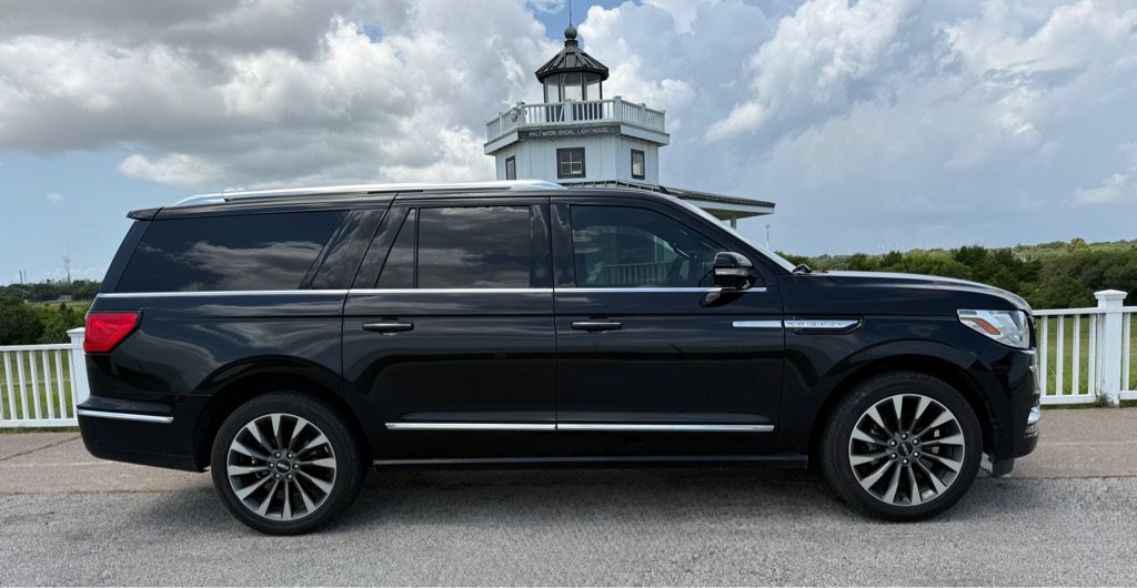 Used 2020 Lincoln Navigator L Reserve RWD image 4