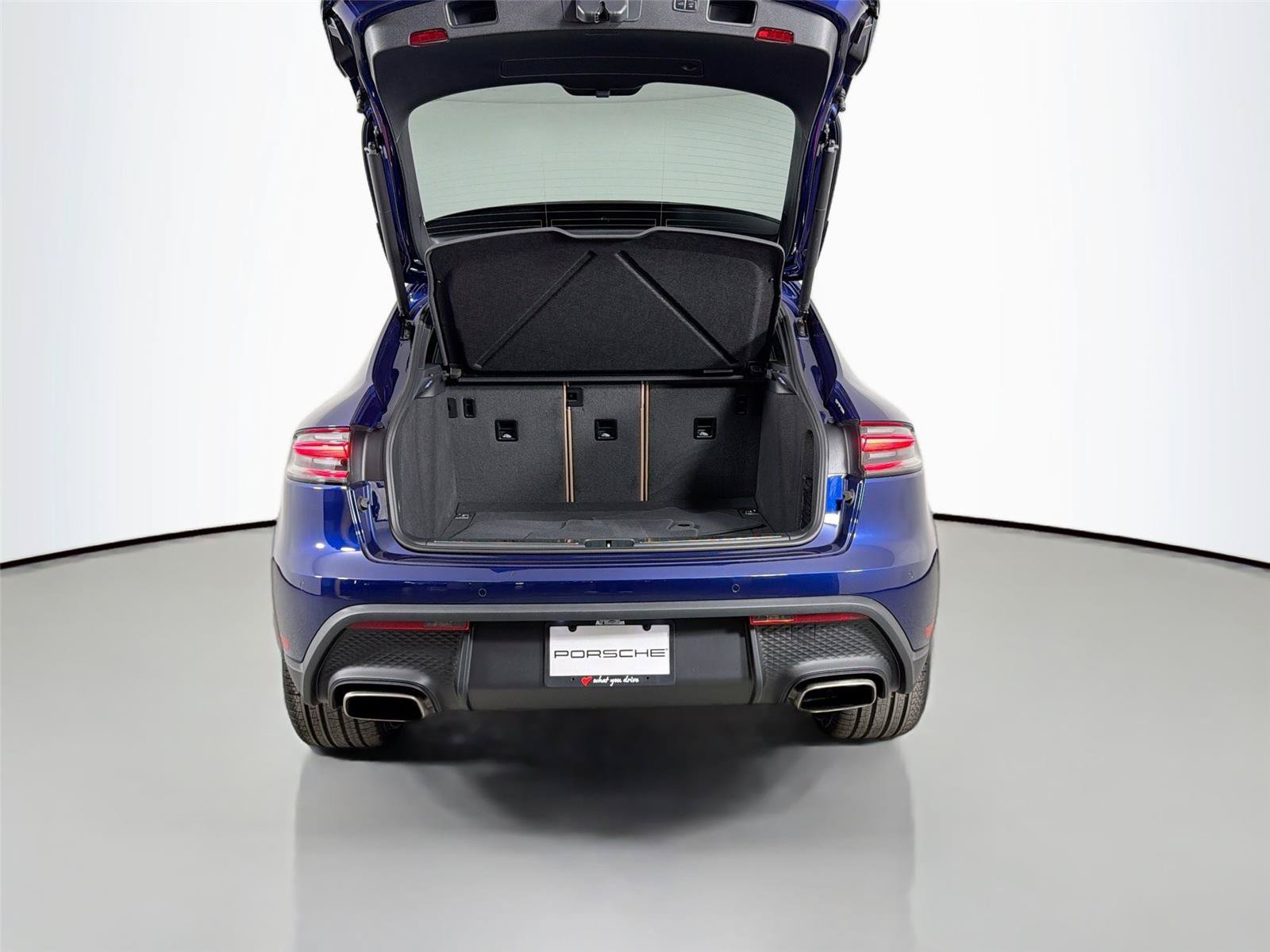Certified 2026 Porsche Macan Turbo AWD/4WD image 36