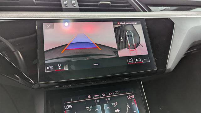 Used 2021 Audi e-tron Premium w/ Convenience Plus Package image 22