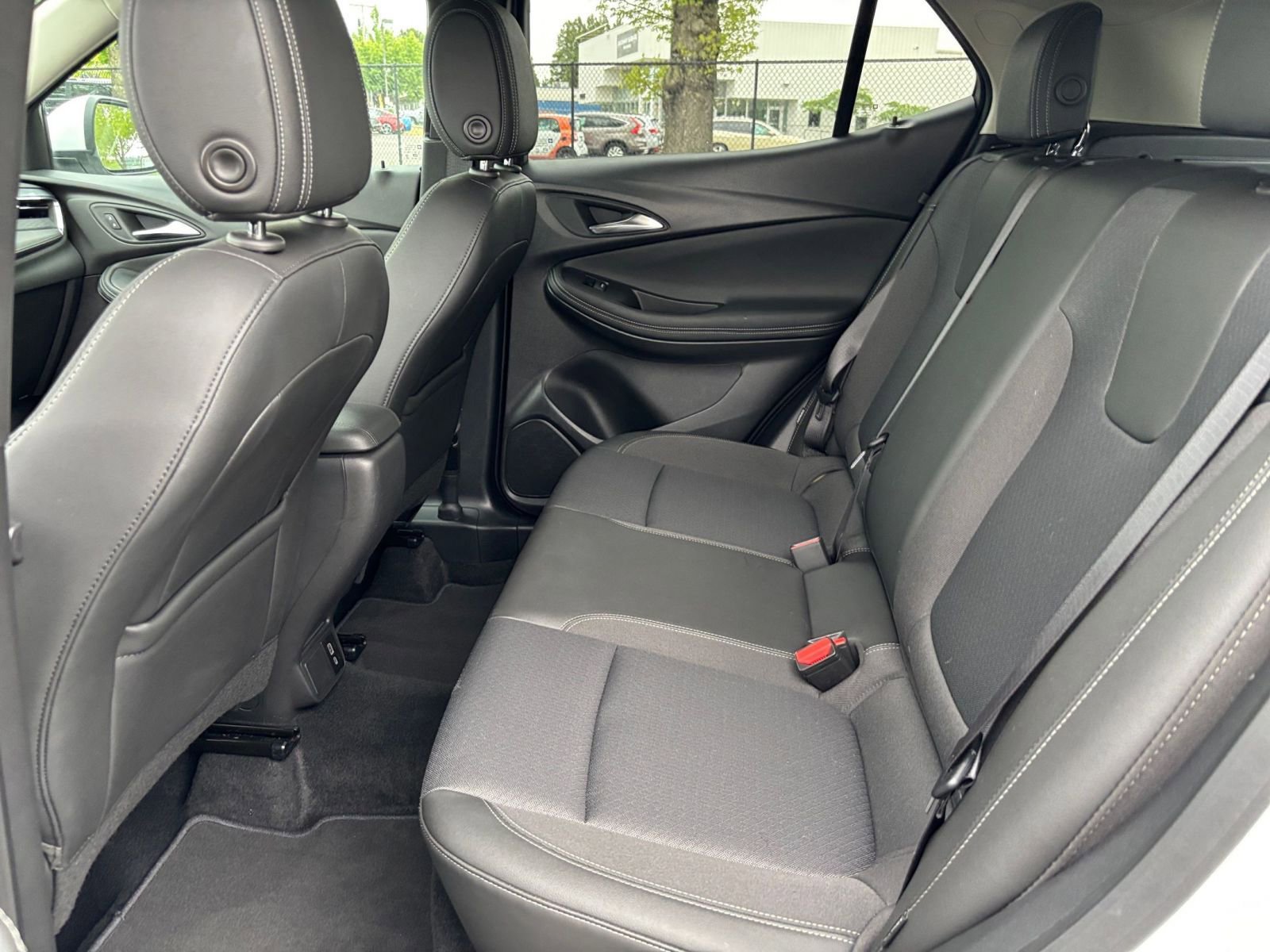 Used 2025 Buick Encore GX Preferred AWD/4WD image 25