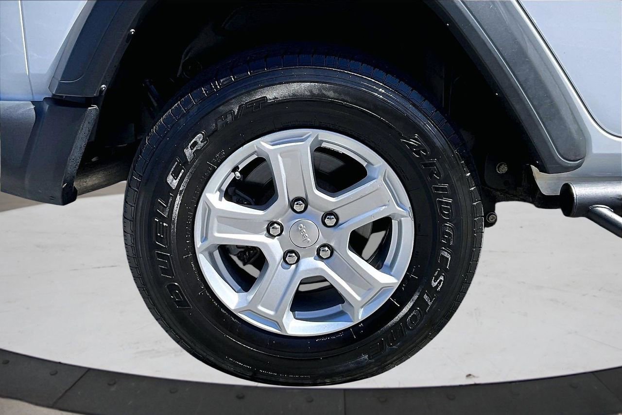 Certified 2018 Jeep Wrangler Unlimited Sport S image 32